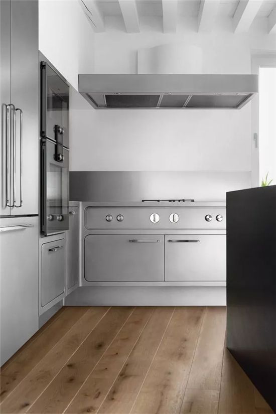 氧化鋁板為櫥柜帶來金屬質(zhì)感